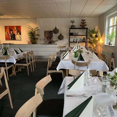 Gammel Havn فندق 3*