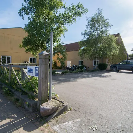 Gammel Havn فندق 3*